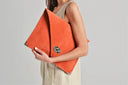 Symmetria soft clutch in coral: Gold / Large