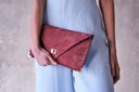 Symmetria soft clutch in rosewood: Gold / Large