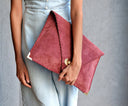 Symmetria soft clutch in rosewood: Gold / Large
